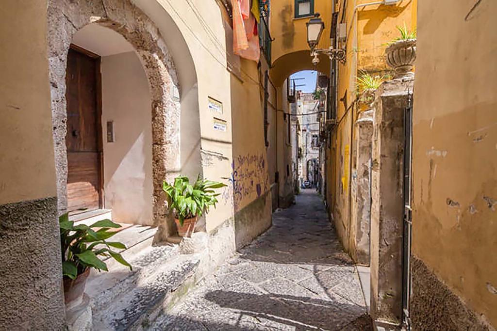 Tra Amalfi, Pompei, Paestum Apartment Салерно Стая снимка