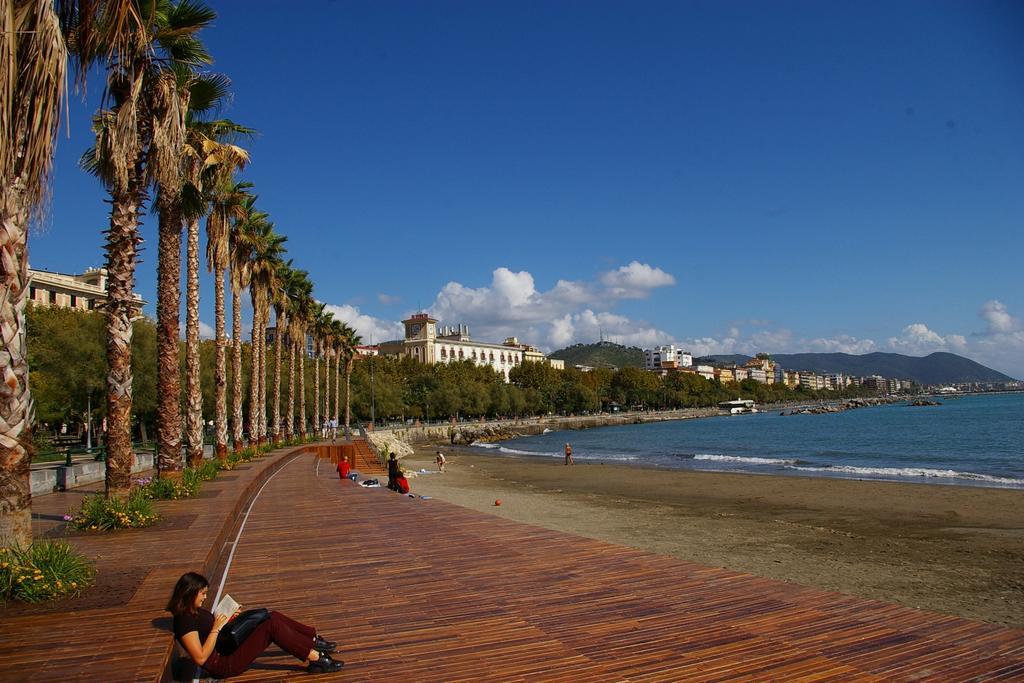 Tra Amalfi, Pompei, Paestum Apartment Салерно Стая снимка